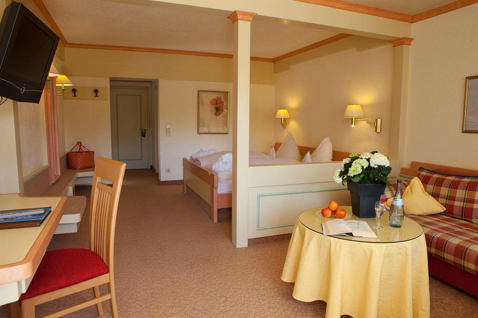 Hotel Lamm Baiersbronn Mitteltal Bagian luar foto